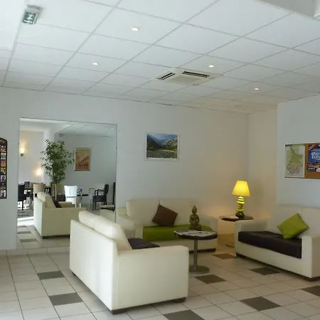 - La Closeraie Aparthotel 3*