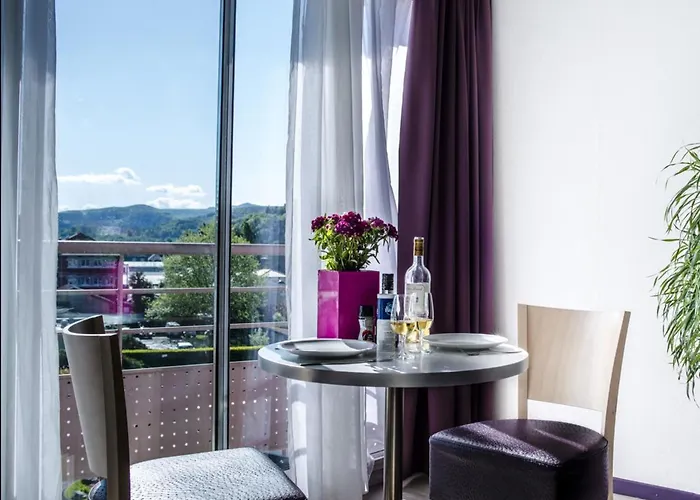 - La Closeraie Aparthotel