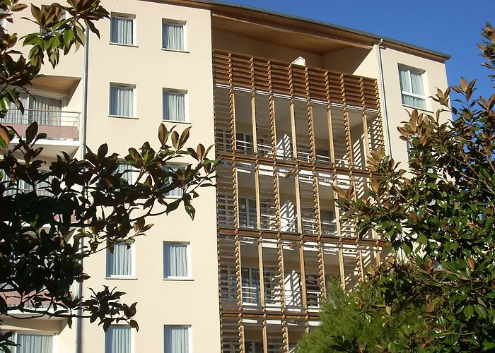 - La Closeraie Lourdes