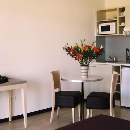 - La Closeraie Aparthotel Lourdes