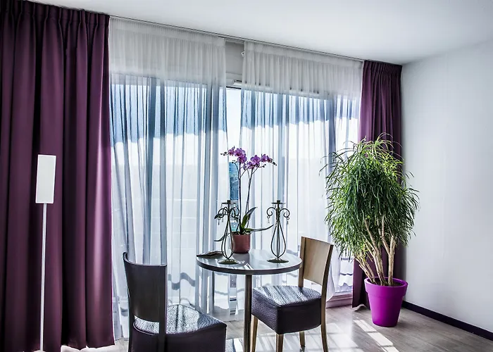 - La Closeraie Aparthotel Lourdes