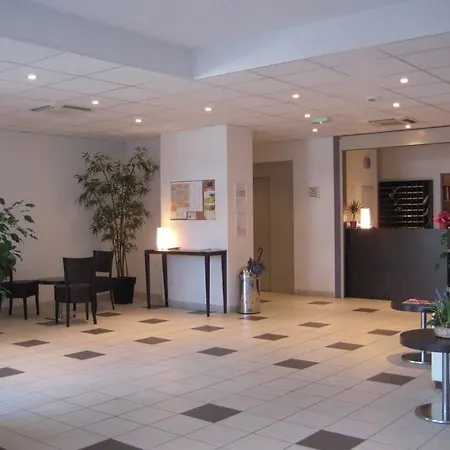 - La Closeraie Aparthotel Lourdes