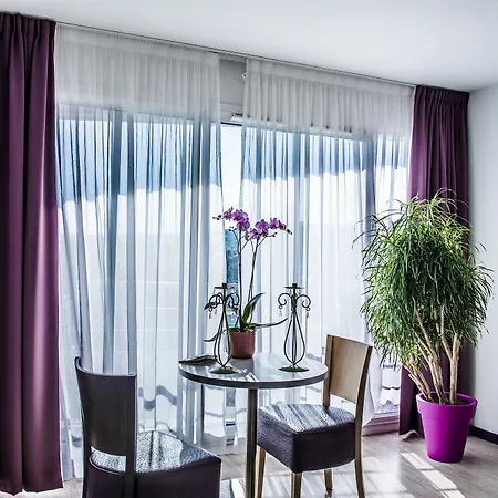 - La Closeraie Aparthotel Lourdes