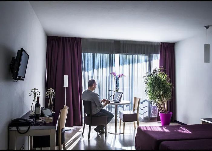 - La Closeraie Lägenhetshotell